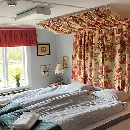 Bjoersjoeas Vildmark - Room In The Main House Olofstorp Exterior photo