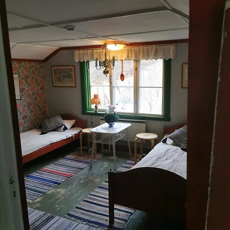 Bjoersjoeas Vildmark - Room In The Main House Olofstorp Exterior photo